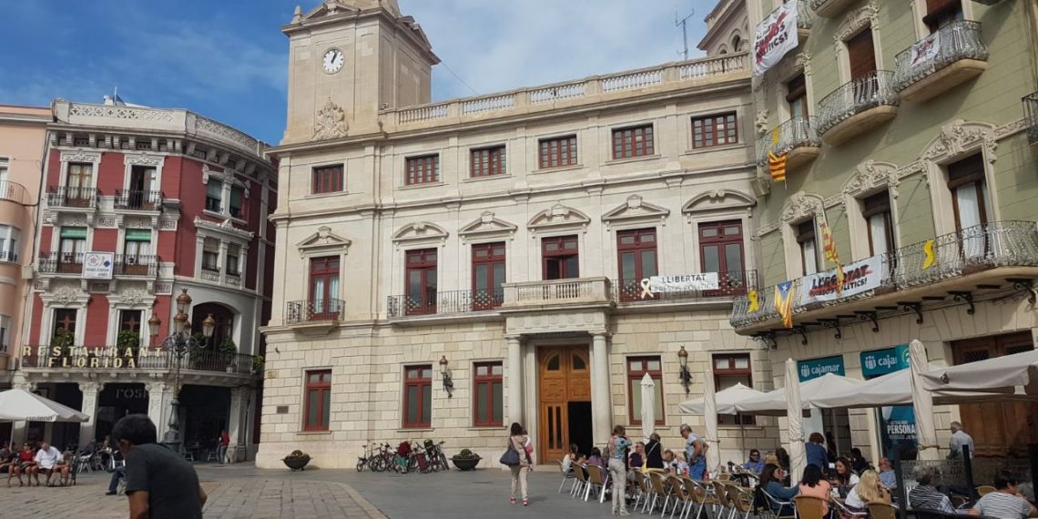 Ayuntamiento Reus pancarta libertad presos políticos