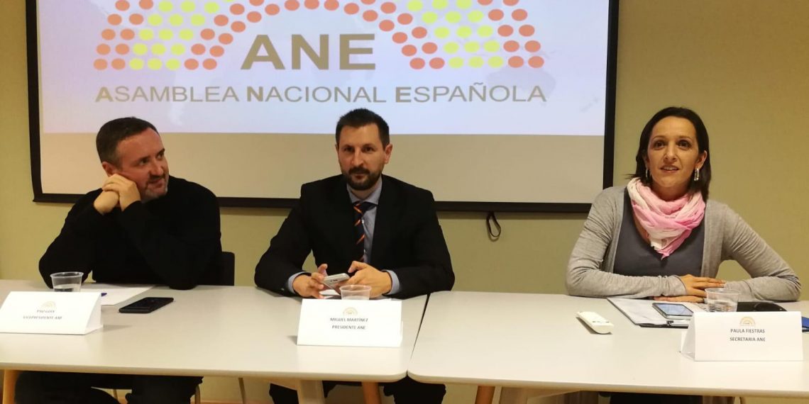 Presentación de la Asamblea Nacional Española en Reus (mesa)