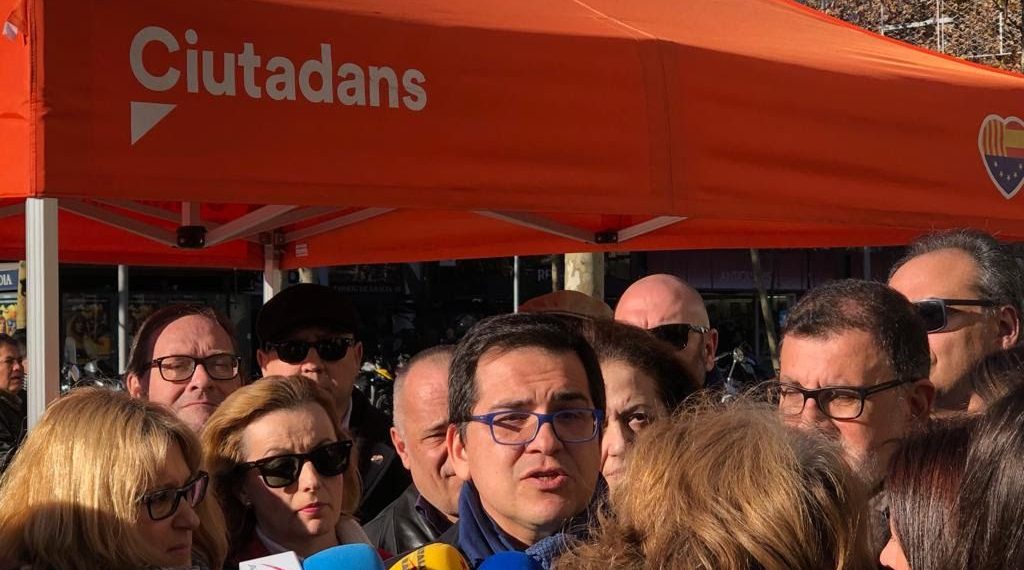 Espejo-Saavedra (Cs) en rueda de prensa