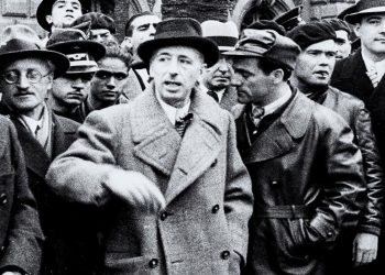 Lluís Companys entre el cónsul soviético en Barcelona Antónov-Ovséyenko y el anarquista Joan García Oliver (23-11-1936).