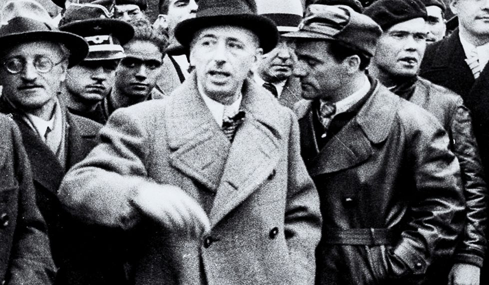 Lluís Companys entre el cónsul soviético en Barcelona Antónov-Ovséyenko y el anarquista Joan García Oliver (23-11-1936).
