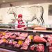 Mariela, beneficiaria del programa Incorpora, trabaja en un supermercado Carrefour de Madrid. © Máximo García. Fundación "la Caixa"