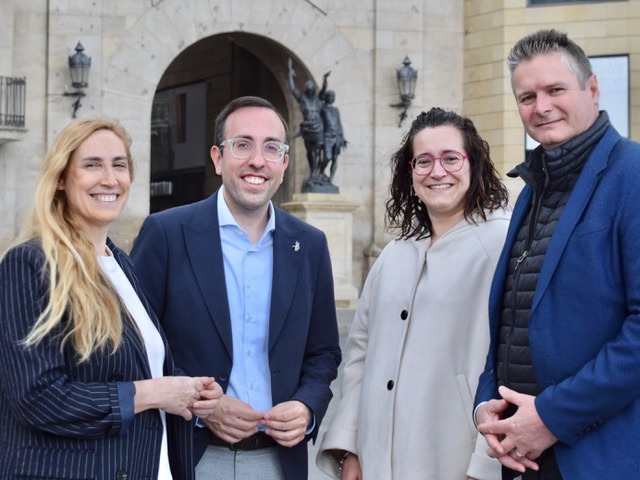 Xavi Palau con los alcaldes de Tamarite de Litera, Fraga y Binéfar. Foto: PP.