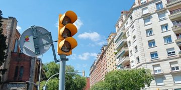 Semáforo que no funciona en Barcelona. Foto: Sergio Fidalgo.