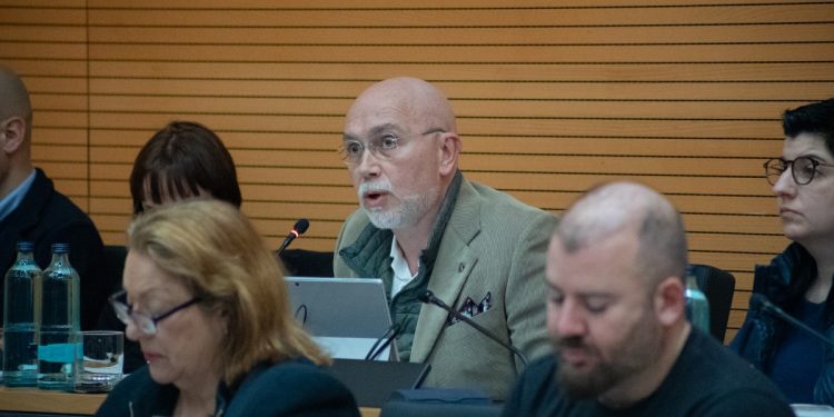 Francisco González en el pleno municipal. Foto: VOX.