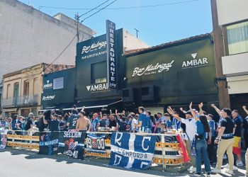 Aficionados pericos en Villarreal. Foto: elCatalán.es.