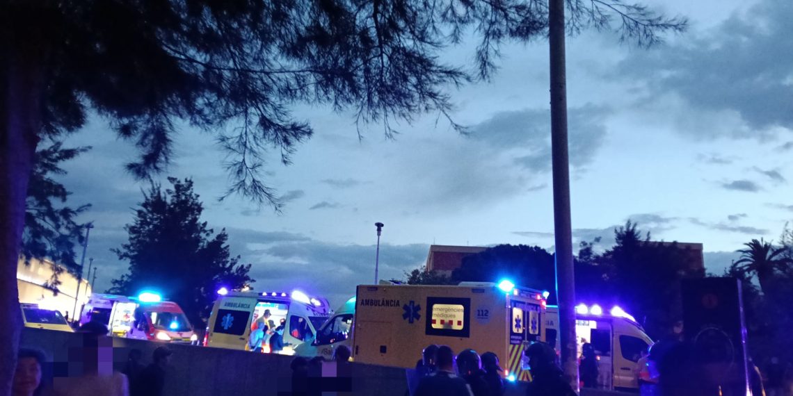 Los Mossos en un derbi.