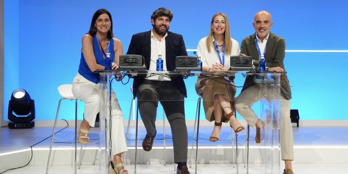 Gema Igual, Fernando López Miras, María Guardiola y Daniel Sirera. Foto: PP