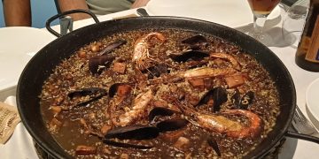 Paella de Ca la Montse. Foto: Sergio Fidalgo.