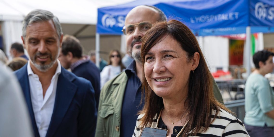 Sonia Esplugas, con Bravo y Fernández. Foto: PP