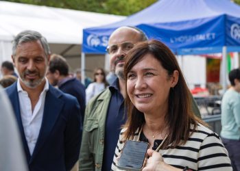 Sonia Esplugas, con Bravo y Fernández. Foto: PP