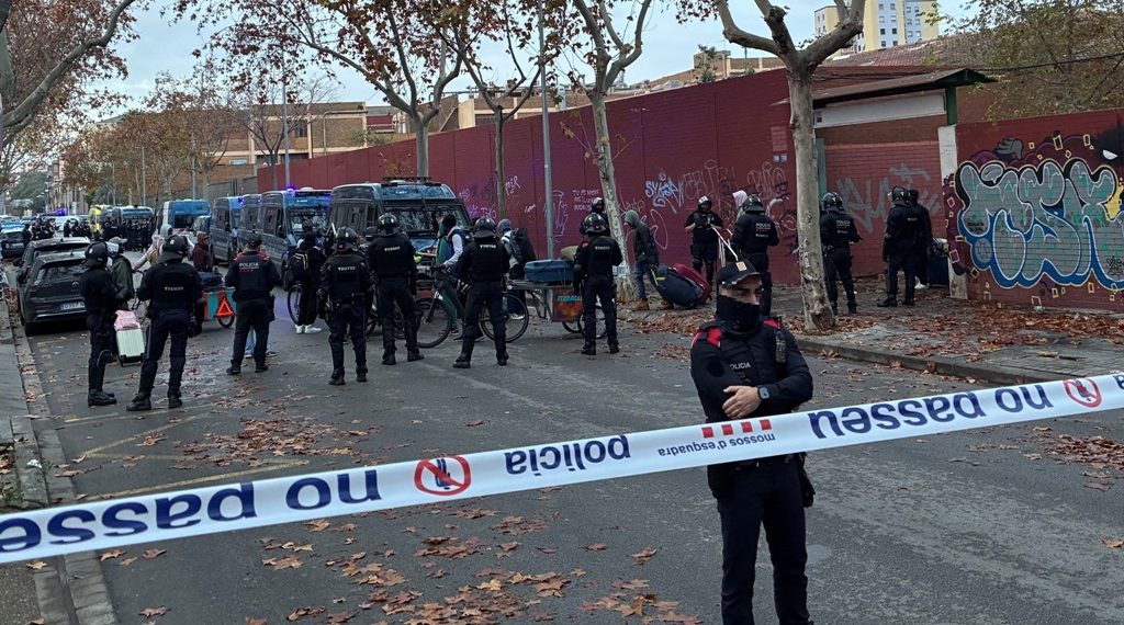 Operativo de Mossos y Guardia Urbana en el B9. Foto: Ayto. Badalona.