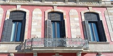 Fachada del Parlament. Foto: Sergio Fidalgo