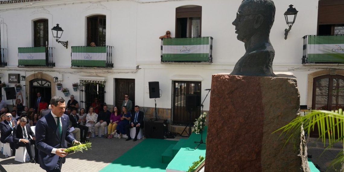 Moreno Bonilla en el homenaje a Blas Infante en 2025. Foto: Junta de Andalucía