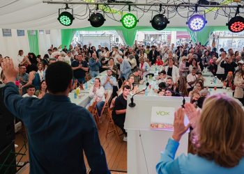 Garriga en la caseta de VOX en la Feria de Abril. Foto: VOX