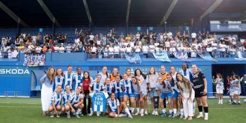 El Espanyol femenino en la despedida de Judit Pablos. Foto: RCDE