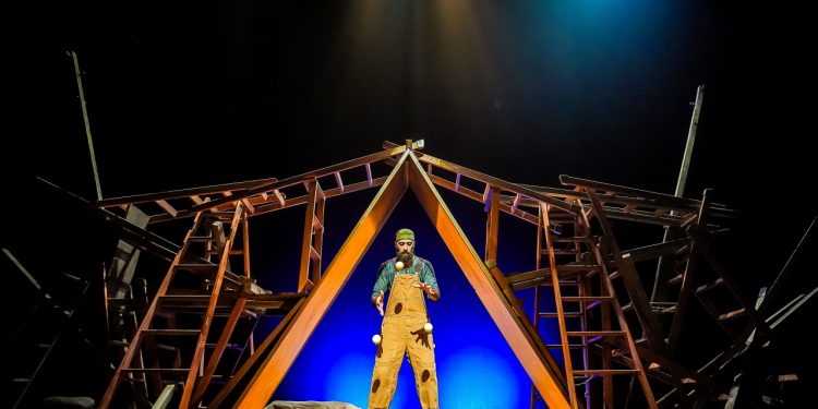 Llar, espectáculo de circo.© Gaby Merz