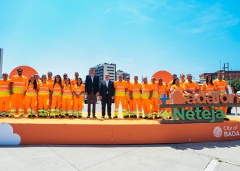 Albiol en el acto de presentación de la nueva contrata de limpieza. Foto: Ajuntament de Badalona.