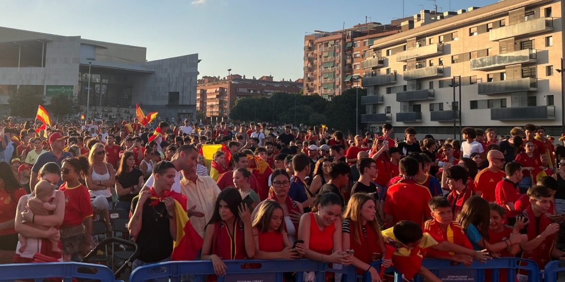Foto de la pantalla gigante de la Eurocopa 2024. Imagen: Ayto. de Badalona