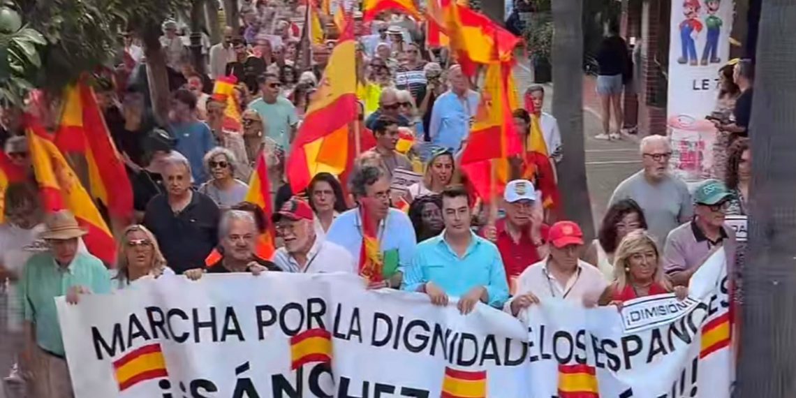 Imagen de archivo de la manifestación en Marbella organizada por Sociedad Civil Española. Foto: De española a español