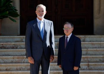 Felipe VI y Juan Vivas. Foto: @GobiernodeCeuta