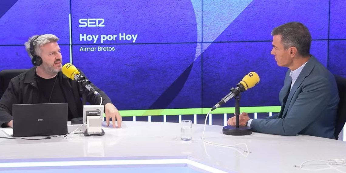 Aimar Bretos y Pedro Sánchez. Foto: SER