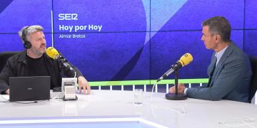 Aimar Bretos y Pedro Sánchez. Foto: SER