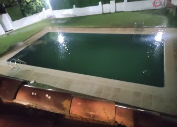 Piscina desbordada en la zona afectada. Foto: A.H
