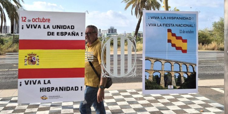 Acción pro 12 de octubre en Tarragona. Foto: Coordinadora de la Resistencia Cívica
