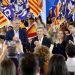 Feijóo con los cabezas de lista de Cataluña. Xavier García Albiol, Roger Melero, Diana Moya y Mónica Landete. Foto: PP
