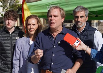 Carina Mejías, Joan Garriga y Gonzalo de Oro. Foto: VOX