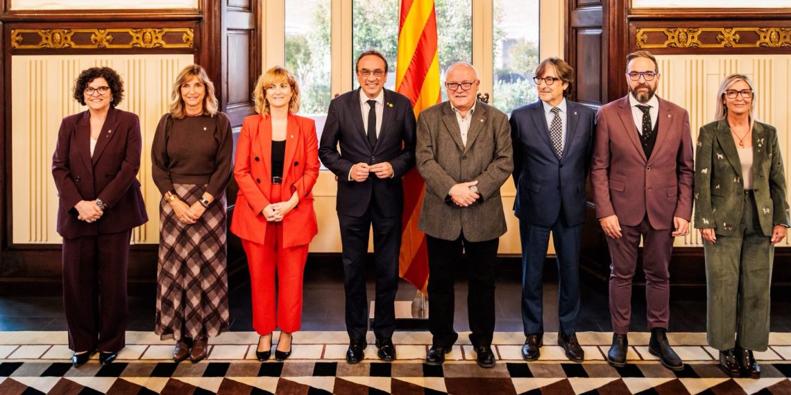 Lluís Puig con Josep Rull. Foto: Parlament
